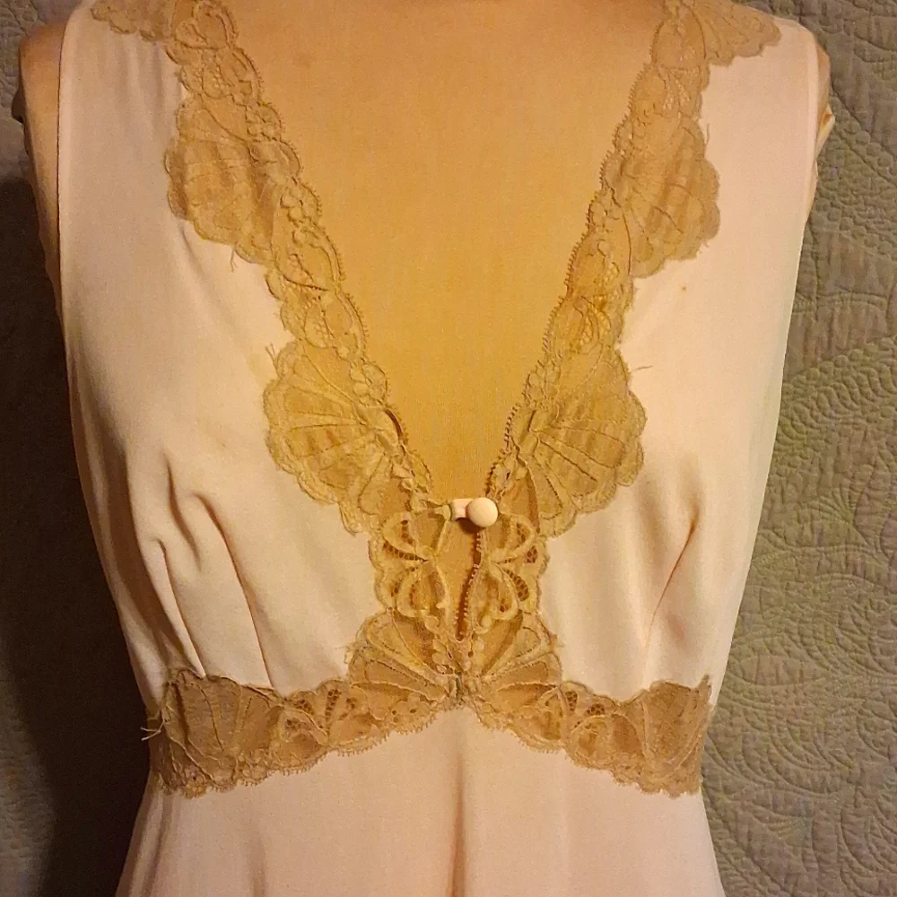 Emilio Pucci Vtg Robe & Chemise Set In Soft Pink W Bronze Lace.  Rare.  Medium